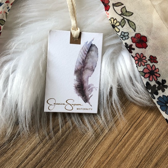 •SOLD• Jessica Simpson Maternity Hanky Hem Blouse - Picture 6 of 8